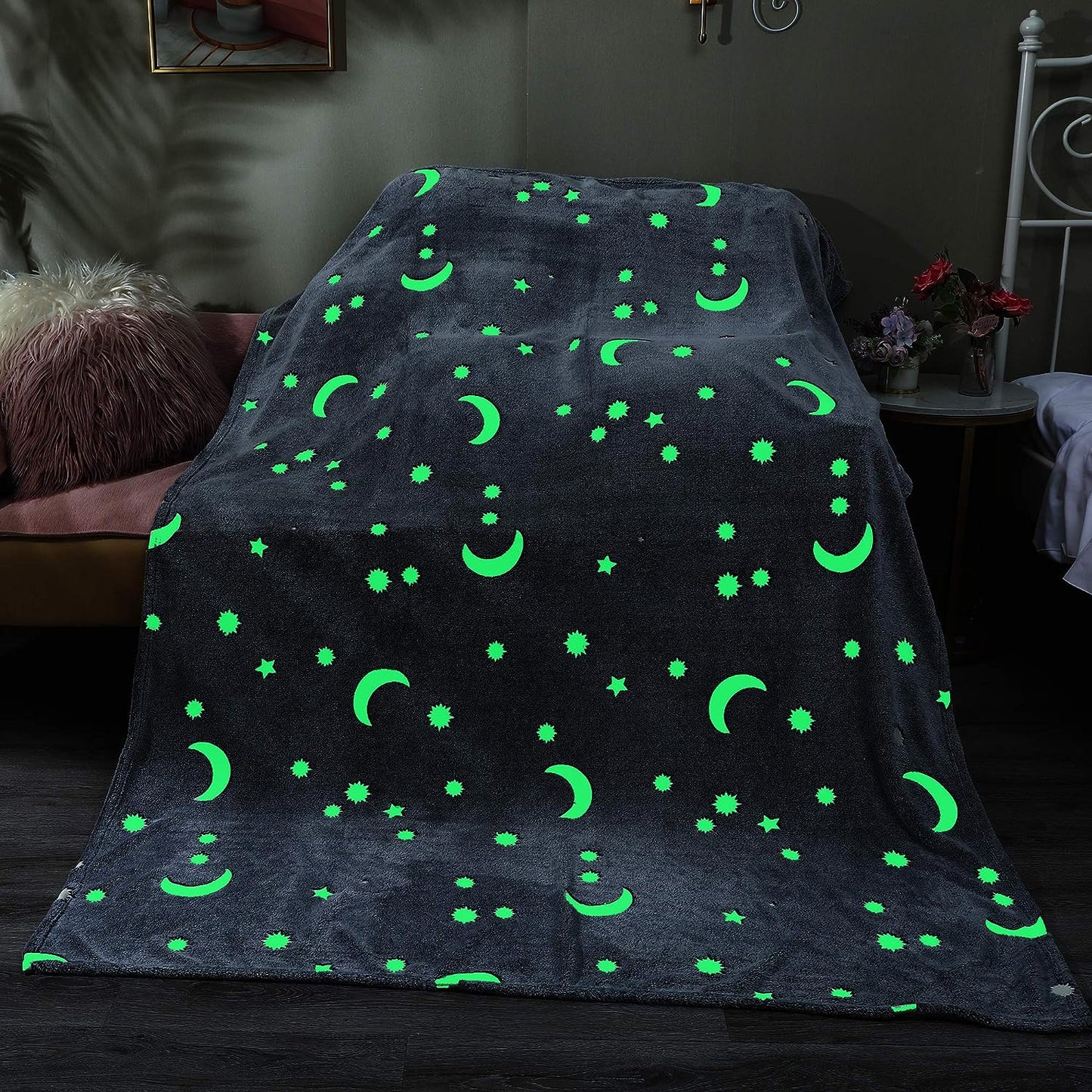 Magic blanket that glows in the dark