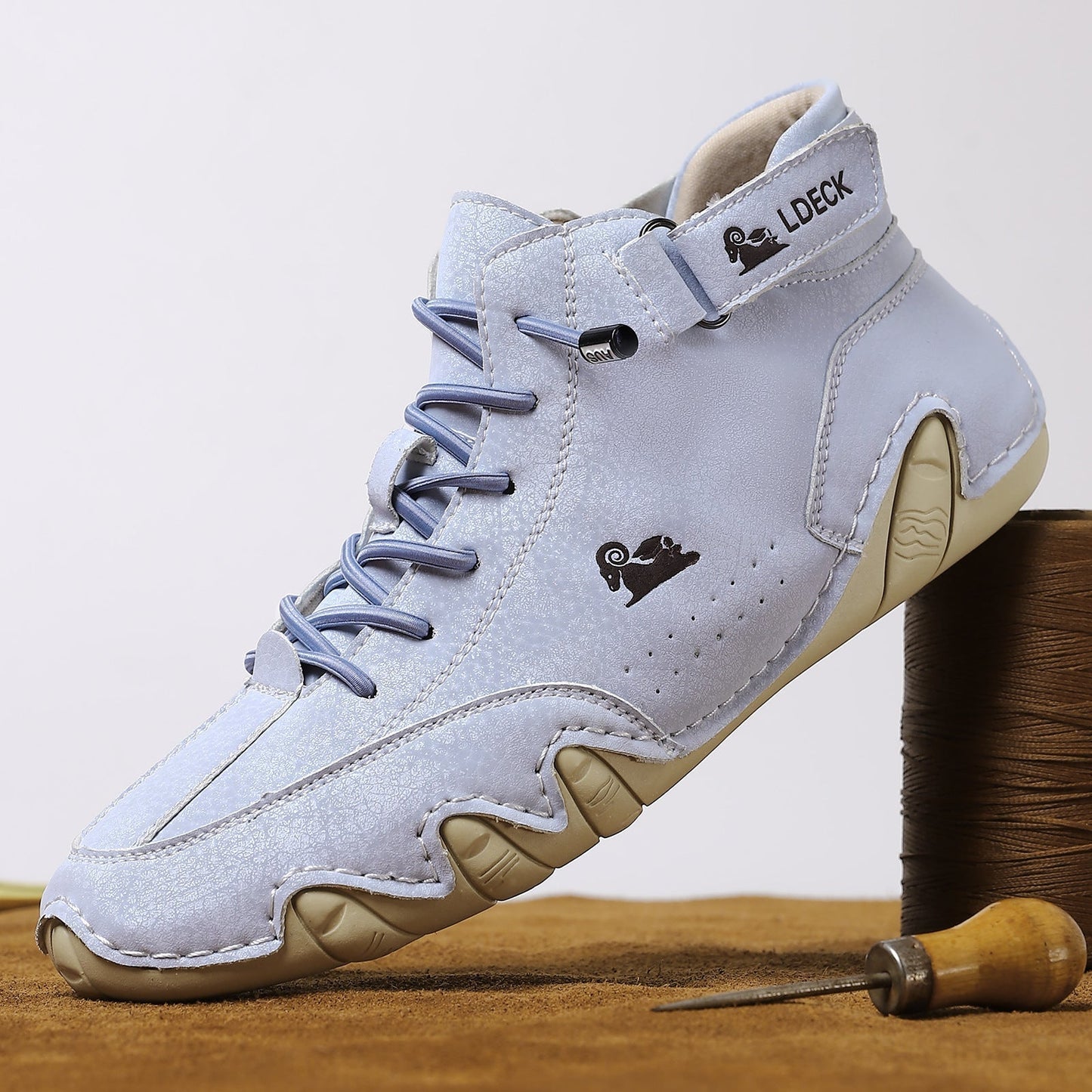 MinoLDeck - Waterproof and breathable orthopedic shoes