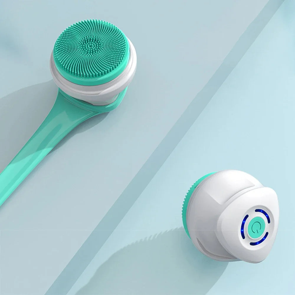 シャワーの下での手間いらずの完全クレンジングマッサージ 